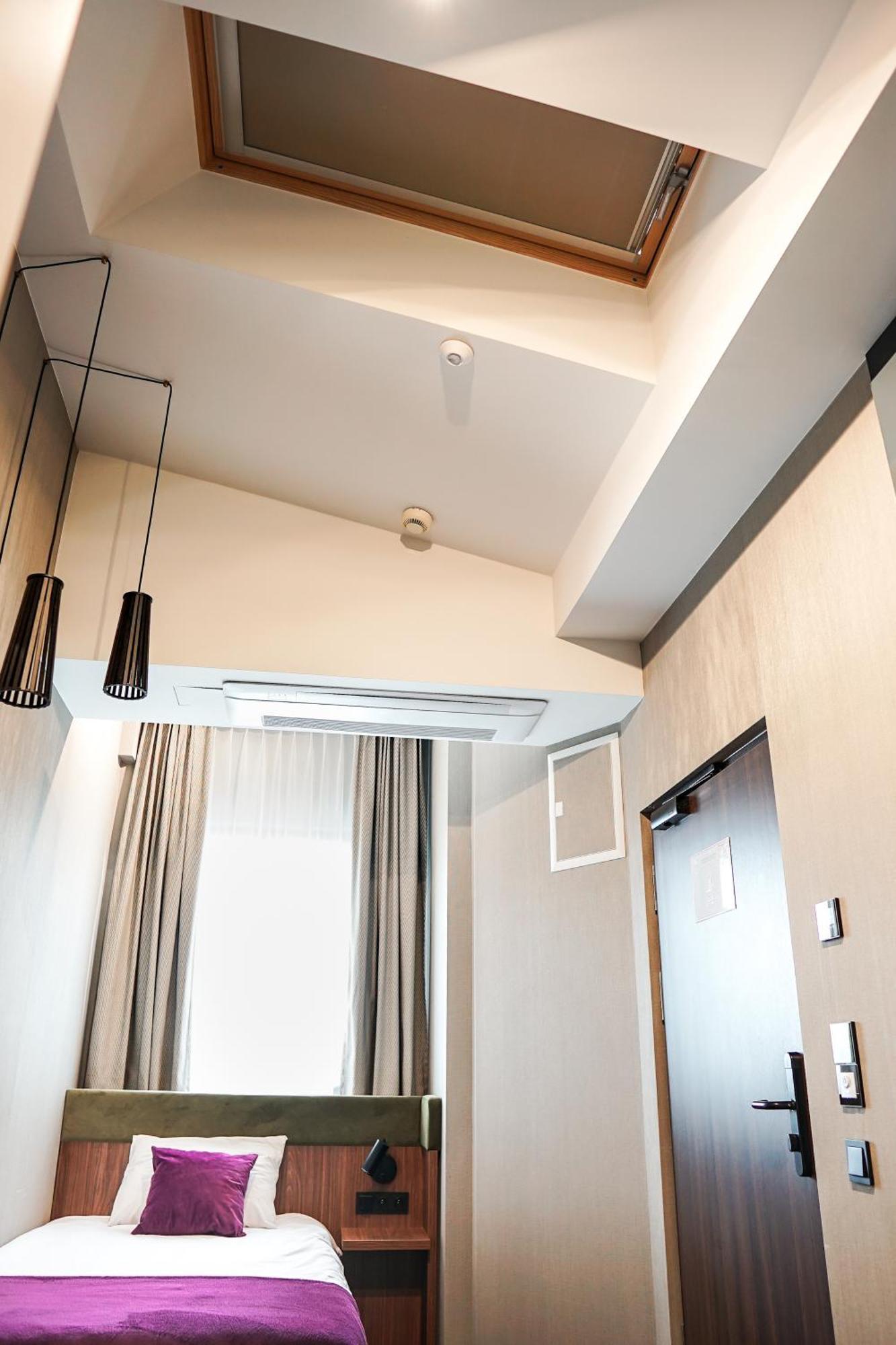 Single Room,1602396800:JPEG